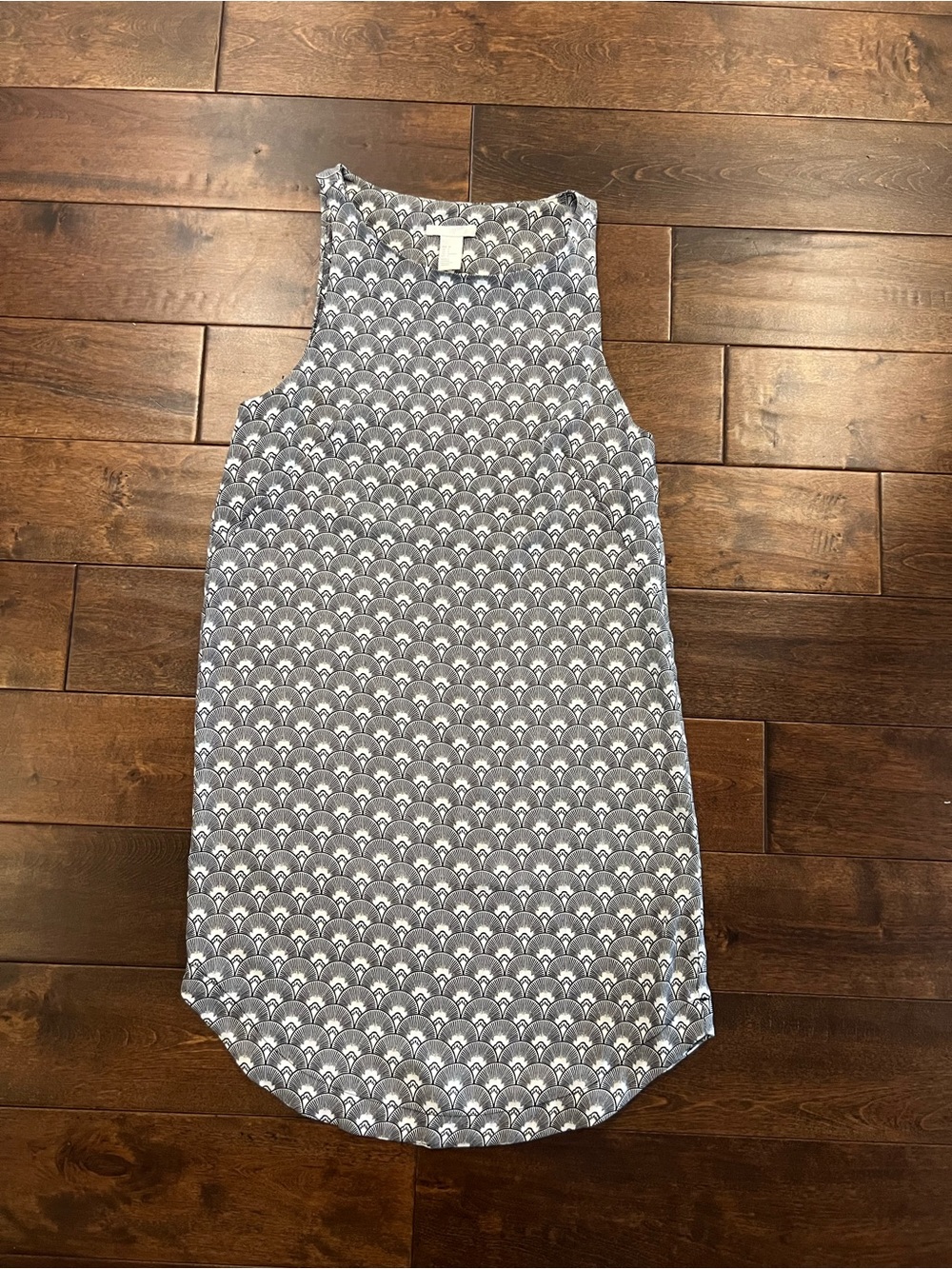 H&M Grey Patterned Sleeveless Tunic Top